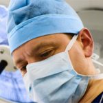 Профессия хирург: плюсы и минусы выбора