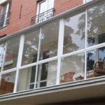 Панорамное остекление балкона: преимущества и недостатки