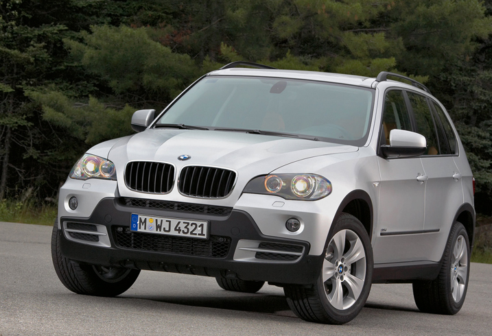 Белый BMW X5