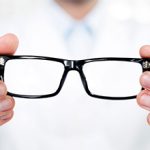 Стоит ли носить очки при близорукости постоянно — что нужно знать