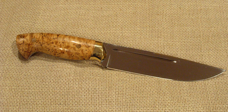 Современный нож со сталью к340