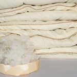 Одеяло из овечьей шерсти: стоит ли покупать, плюсы и минусы