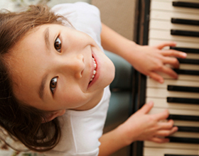 Стоит ли отдавать учиться ребенка в музыкальную школу?