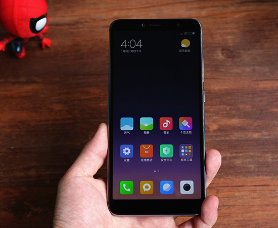 Xiaomi Redmi S2 в руках