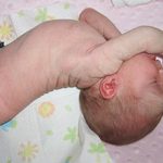 Судороги у новорожденного ребенка: причины и последствия