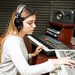 Профессия звукорежиссер: основные плюсы и минусы