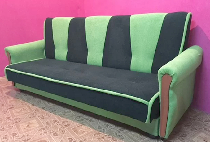 Черно-зеленый диван из ткани астра