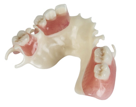 Ацеталовые зубные протезы: особенности, плюсы и недостатки