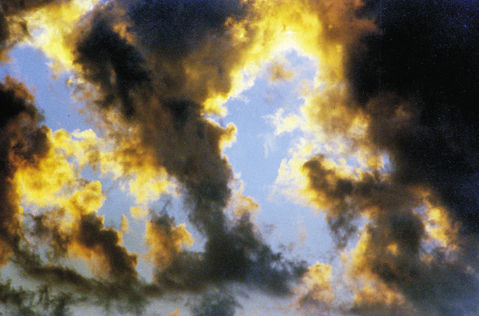 Облака из фрактальной графики